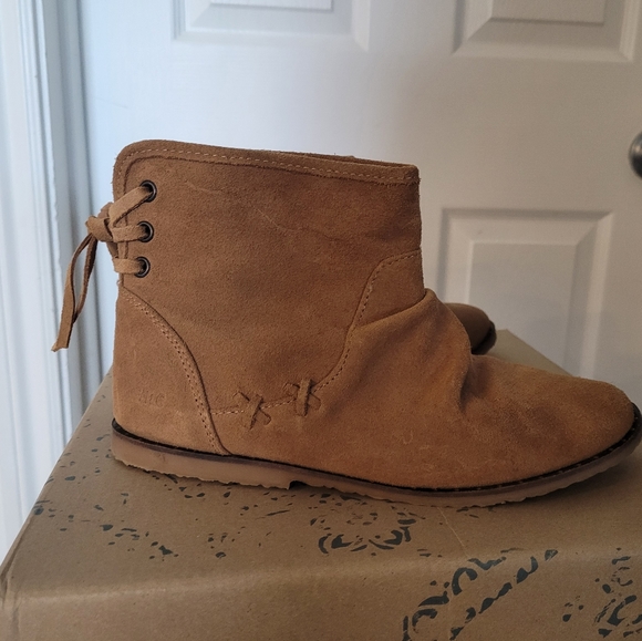 Suede bootie - Picture 3 of 5